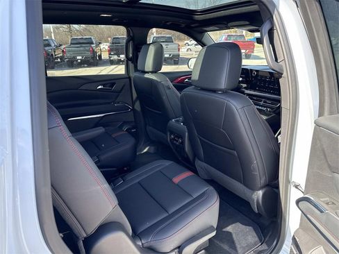 New 2026 Chevrolet Traverse RS image 28