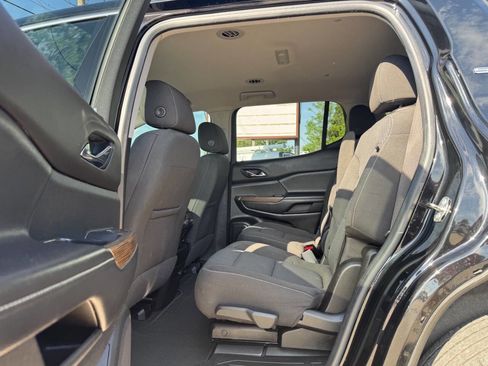 Used 2020 GMC Acadia SLE w/ Driver Convenience Package FWD image 14