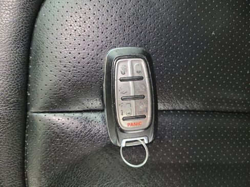 Used 2022 Chrysler Pacifica Touring-L FWD image 32