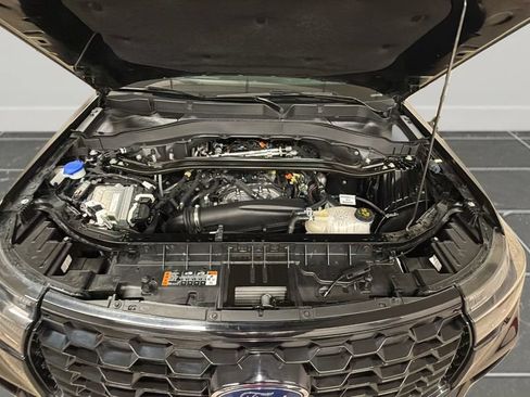 Used 2025 Ford Explorer ST-Line w/ ST-Line Street Pack AWD/4WD image 23