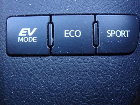 Used 2018 Toyota Avalon Limited image 12