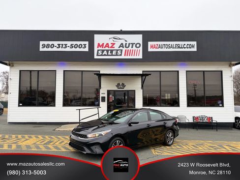 Used 2024 Kia Forte LXS image 1