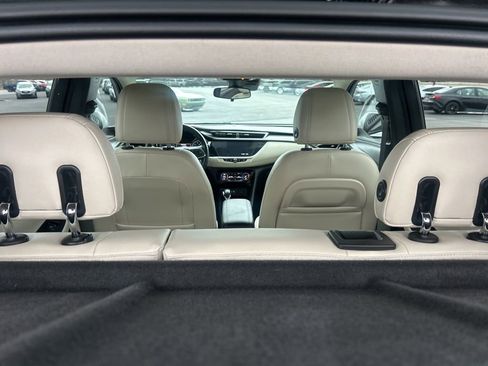 Used 2022 Buick Encore GX Select w/ Sport Touring Package image 11