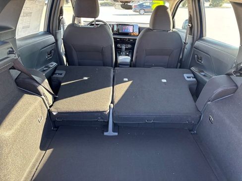 Used 2025 Nissan Kicks S image 13