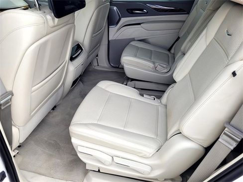 Used 2022 Cadillac Escalade Premium Luxury Platinum w/ Heavy-Duty Trailer Package image 13