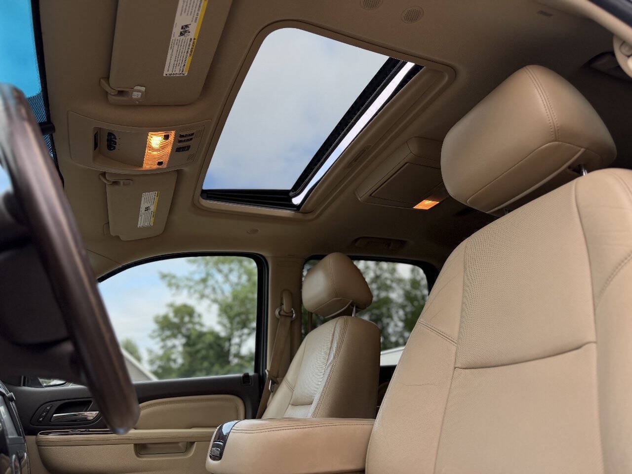 Used 2012 GMC Yukon XL Denali AWD/4WD image 14