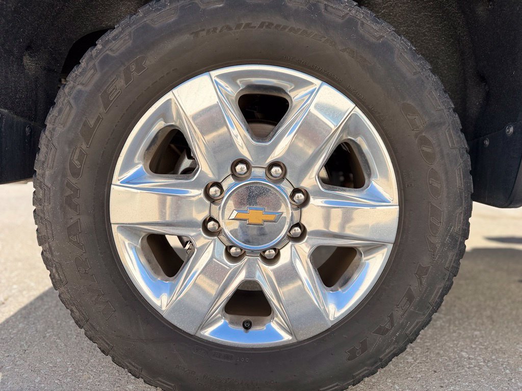 Used 2023 Chevrolet Silverado 2500 LTZ AWD/4WD image 12