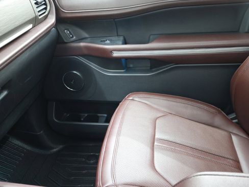 Used 2023 Ford Expedition Max Limited image 15