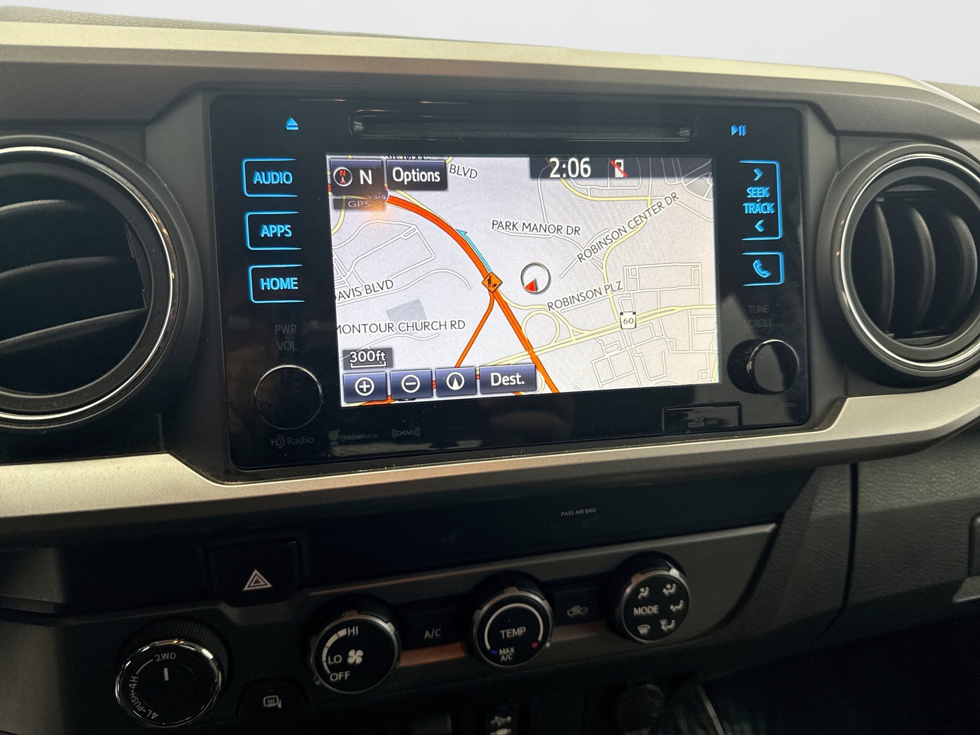 Used 2019 Toyota Tacoma SR5 AWD/4WD image 15