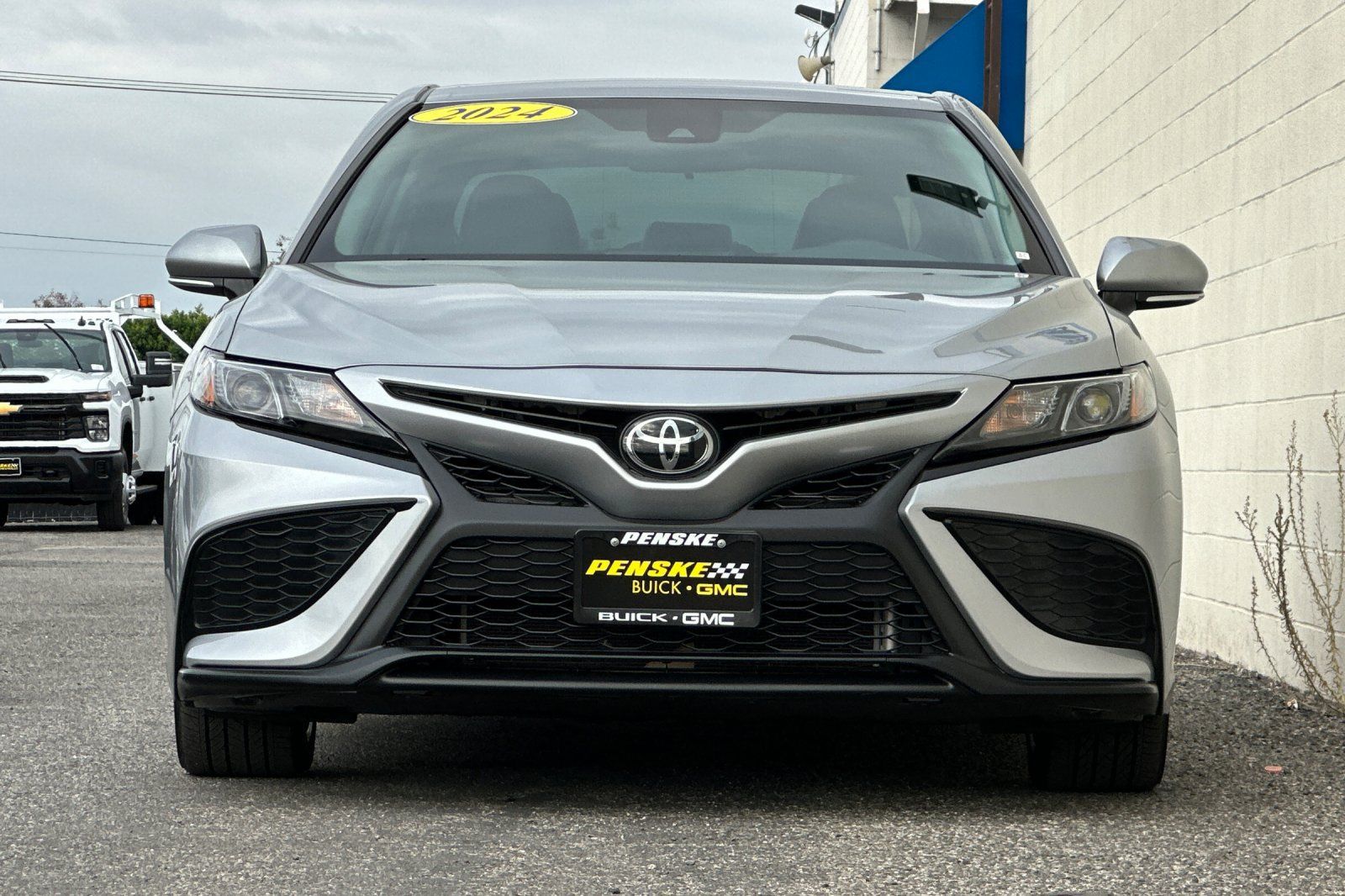 Used 2024 Toyota Camry SE FWD image 9