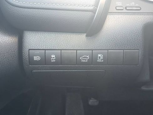 Used 2020 Toyota Camry SE w/ Blackout Package FWD image 24