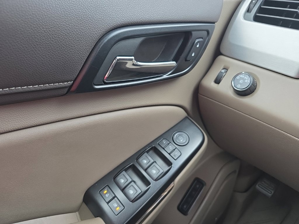 Used 2020 GMC Yukon XL SLT w/ Open Road Package RWD image 14