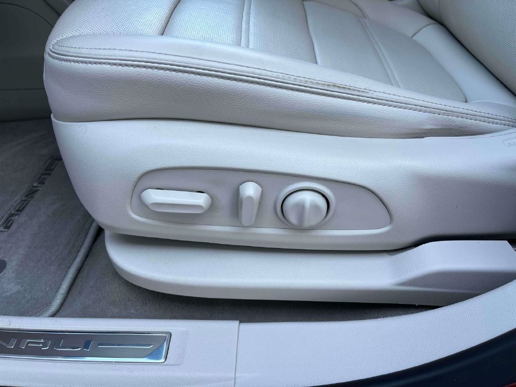Certified 2020 GMC Acadia Denali w/ Technology Package FWD image 30