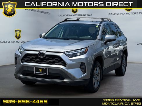 Used 2022 Toyota RAV4 XLE image 1