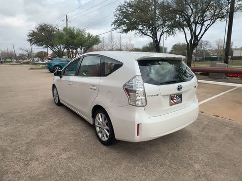 Used 2012 Toyota Prius V Five image 6