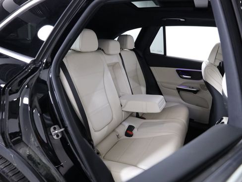 Certified 2024 Mercedes-Benz GLC 300 4MATIC image 40