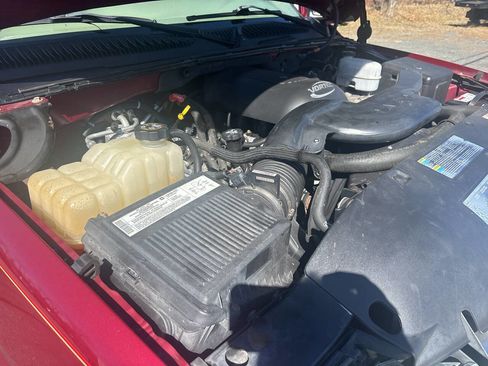 Used 2004 Chevrolet Suburban LS w/ Preferred Equipment Group image 47