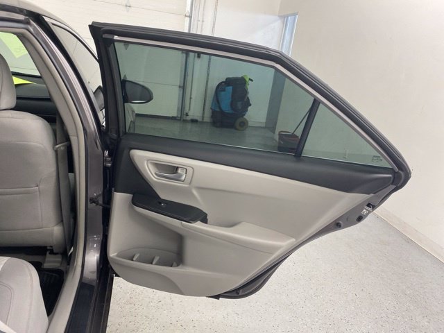 Used 2016 Toyota Camry LE FWD image 29