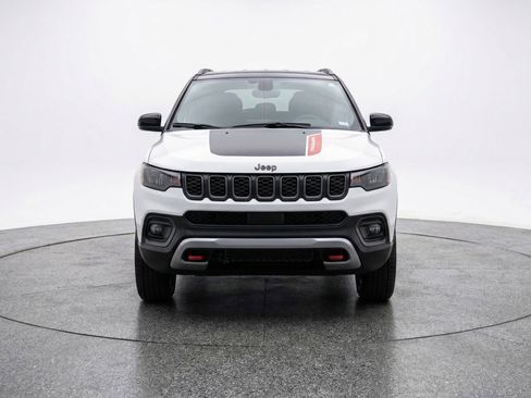 Used 2025 Jeep Compass Trailhawk w/ Trailer Tow Group image 2