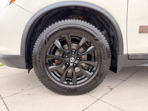 Used 2017 Nissan Rogue SV image 10