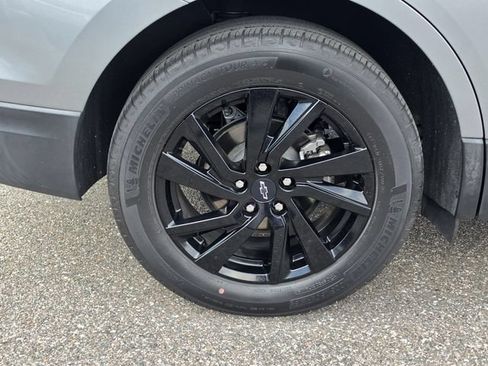 Used 2023 Chevrolet Equinox LS w/ LS Convenience Package FWD image 5