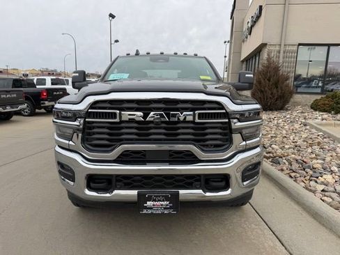 Used 2025 RAM 3500 Big Horn AWD/4WD image 2