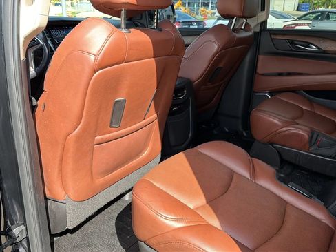 Used 2016 Cadillac Escalade Premium AWD/4WD image 38