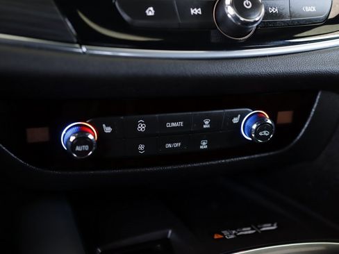 Used 2023 Buick Enclave Essence w/ Sport Touring Edition image 15