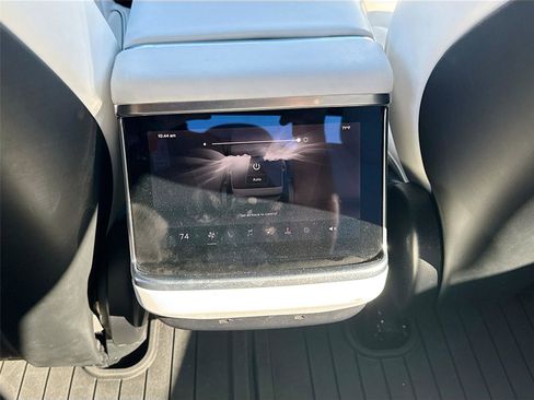 Used 2022 Tesla Model S Plaid image 26