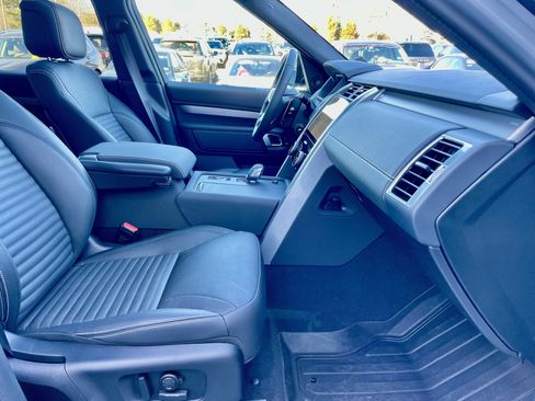 Certified 2024 Land Rover Discovery Dynamic SE image 15