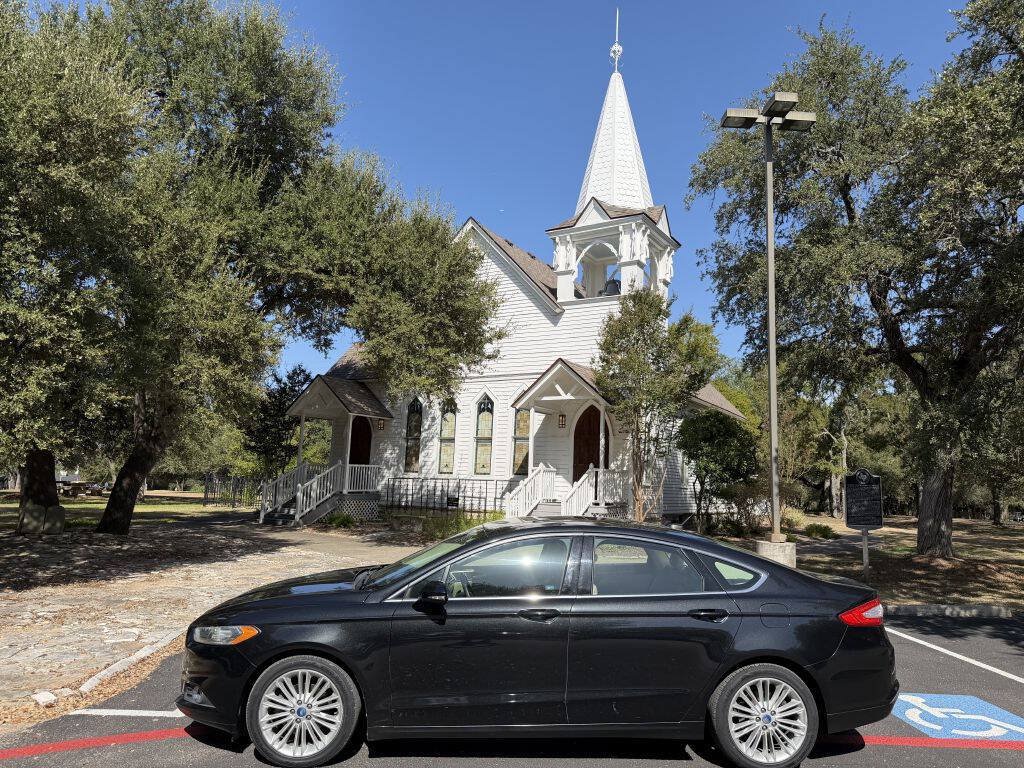 Used 2013 Ford Fusion SE FWD image 1