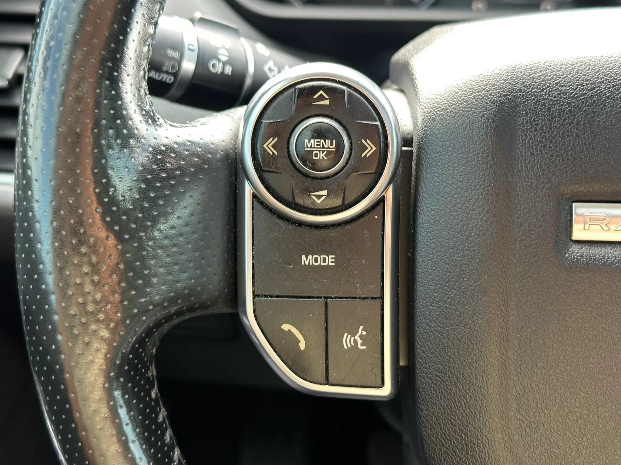 Used 2014 Land Rover Range Rover Sport HSE AWD/4WD image 47
