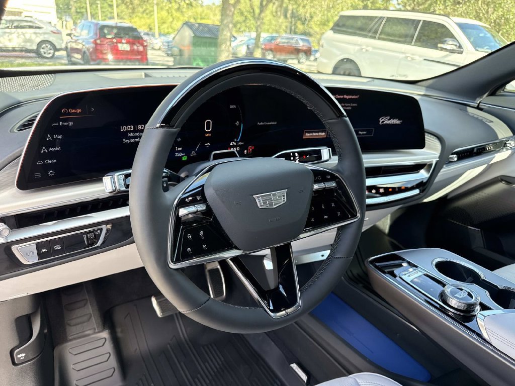 New 2027 Cadillac Lyriq Sport w/ LPO, Floor Liner Package AWD/4WD image 33
