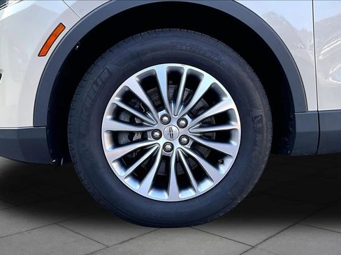 Used 2018 Lincoln MKX Select w/ Select Plus Package FWD image 11