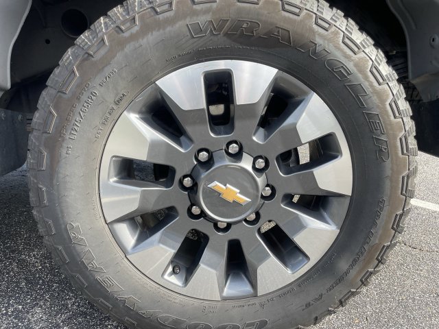 Used 2024 Chevrolet Silverado 2500 Custom w/ Custom Convenience Package AWD/4WD image 10
