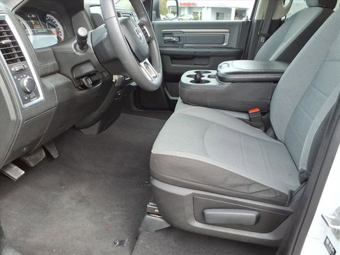 Used 2024 RAM 1500 Classic SLT image 7