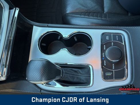 Used 2018 Jeep Grand Cherokee SRT image 40