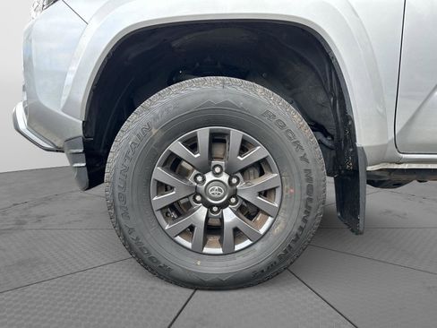 Used 2022 Toyota Tacoma SR5 image 7