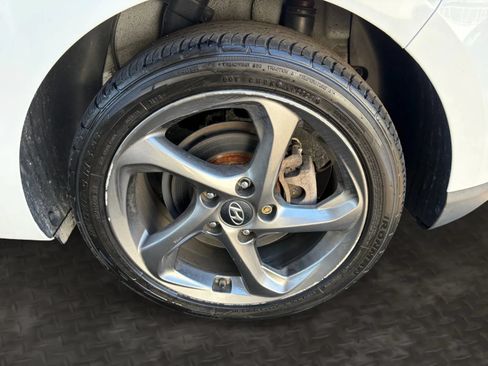 Used 2020 Hyundai Veloster 2.0 FWD image 37