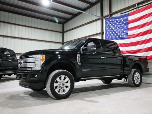 Used 2017 Ford F250 Platinum w/ Platinum Ultimate Package image 1