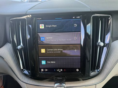 Used 2023 Volvo XC60 B5 Plus FWD image 17