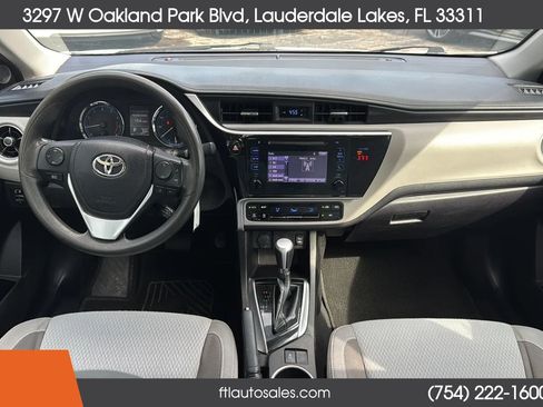 Used 2018 Toyota Corolla LE FWD image 24