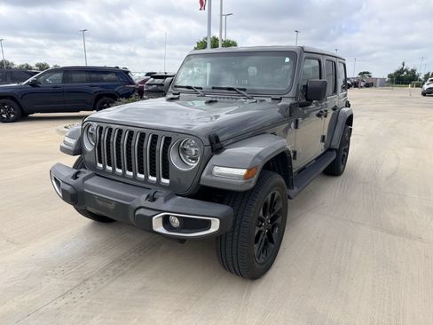 Used 2021 Jeep Wrangler Unlimited Sahara AWD/4WD image 10