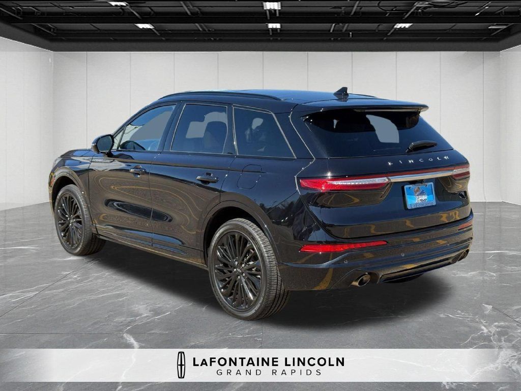 Used 2023 Lincoln Corsair Reserve w/ Equipment Group 201A AWD/4WD image 3