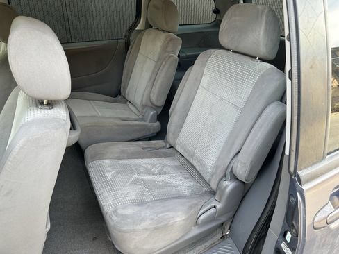 Used 2006 MAZDA MPV LX w/ LX Plus Pkg image 10