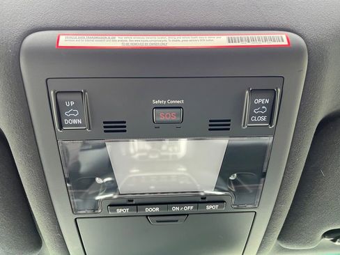 Certified 2020 Toyota Land Cruiser Heritage Edition AWD/4WD image 34