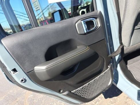 Used 2025 Jeep Wrangler Unlimited Sahara w/ Safety Group image 32