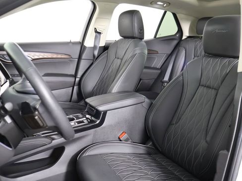 Used 2023 Buick Envision Avenir AWD/4WD image 34