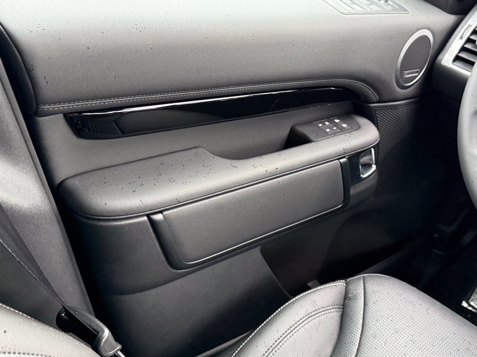 New 2026 Land Rover Discovery S AWD/4WD image 39
