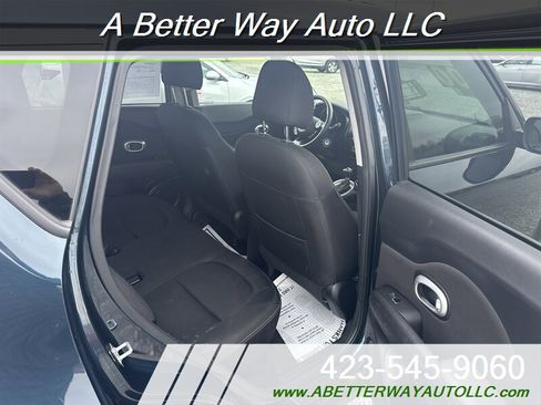 Used 2017 Kia Soul + image 7
